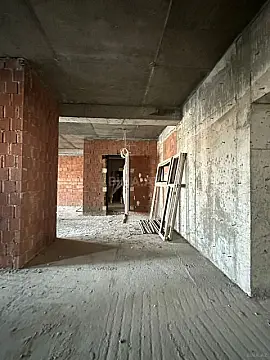 Satılır 4 otaqlı mənzil 215 m²