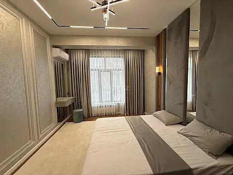 Satılır 2 otaqlı mənzil 65 m²