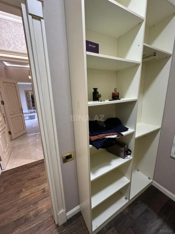 Kirayə verilir 2 otaqlı mənzil 125 m²