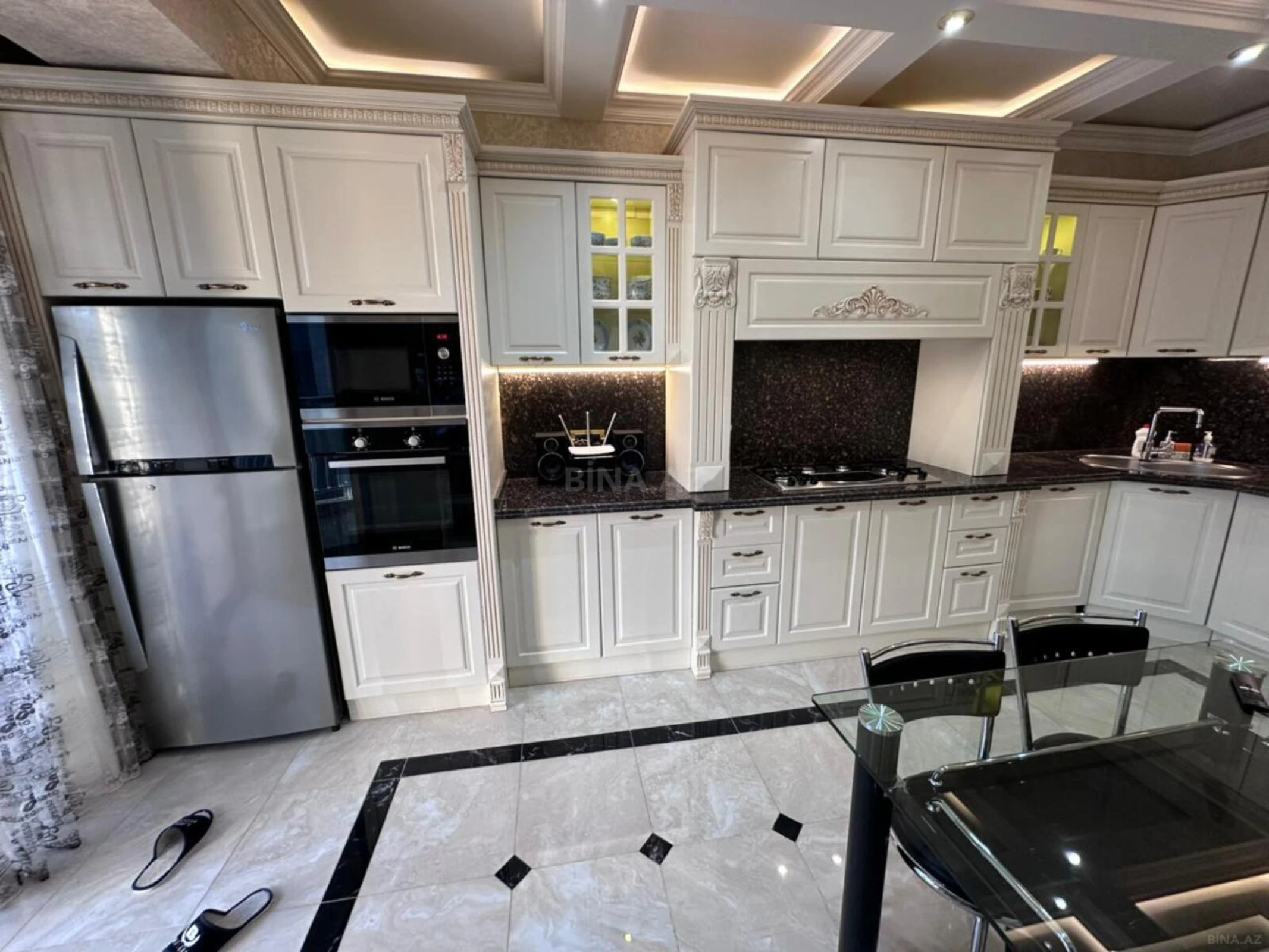 Kirayə verilir 2 otaqlı mənzil 125 m²