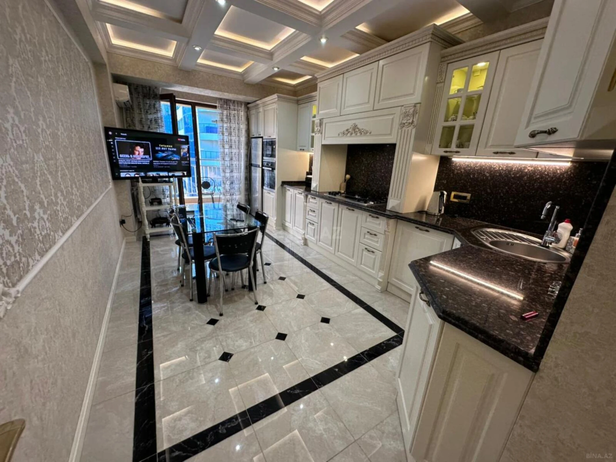 Kirayə verilir 2 otaqlı mənzil 125 m²