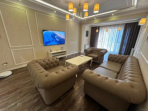 Kirayə verilir 2 otaqlı mənzil 125 m²