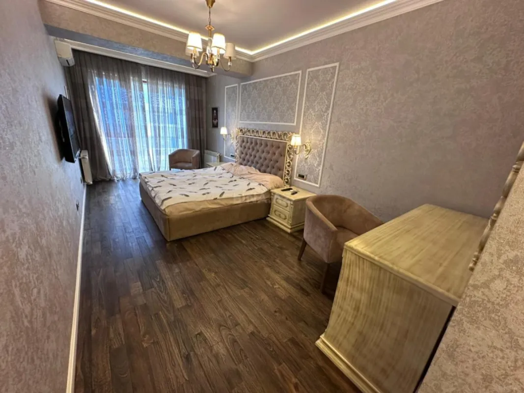 Kirayə verilir 2 otaqlı mənzil 125 m²