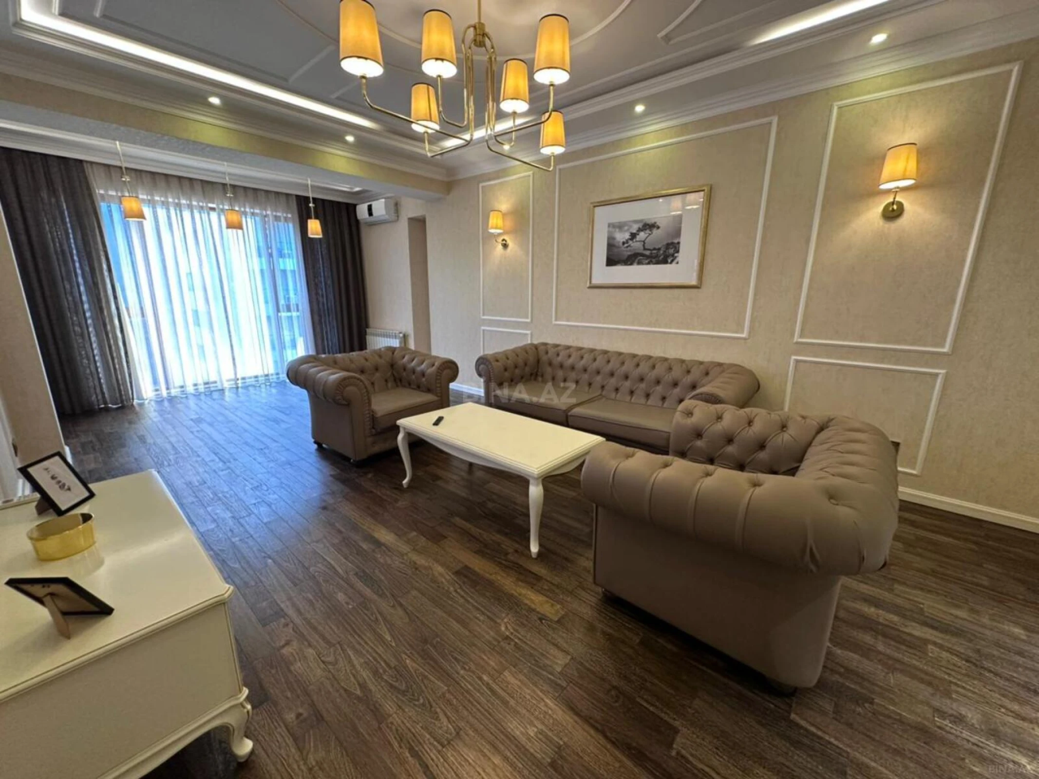 Kirayə verilir 2 otaqlı mənzil 125 m²