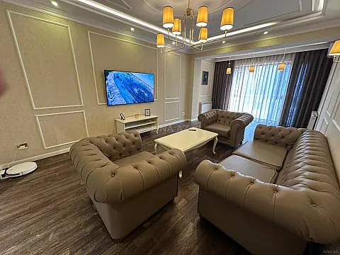 Kirayə verilir 2 otaqlı mənzil 125 m²