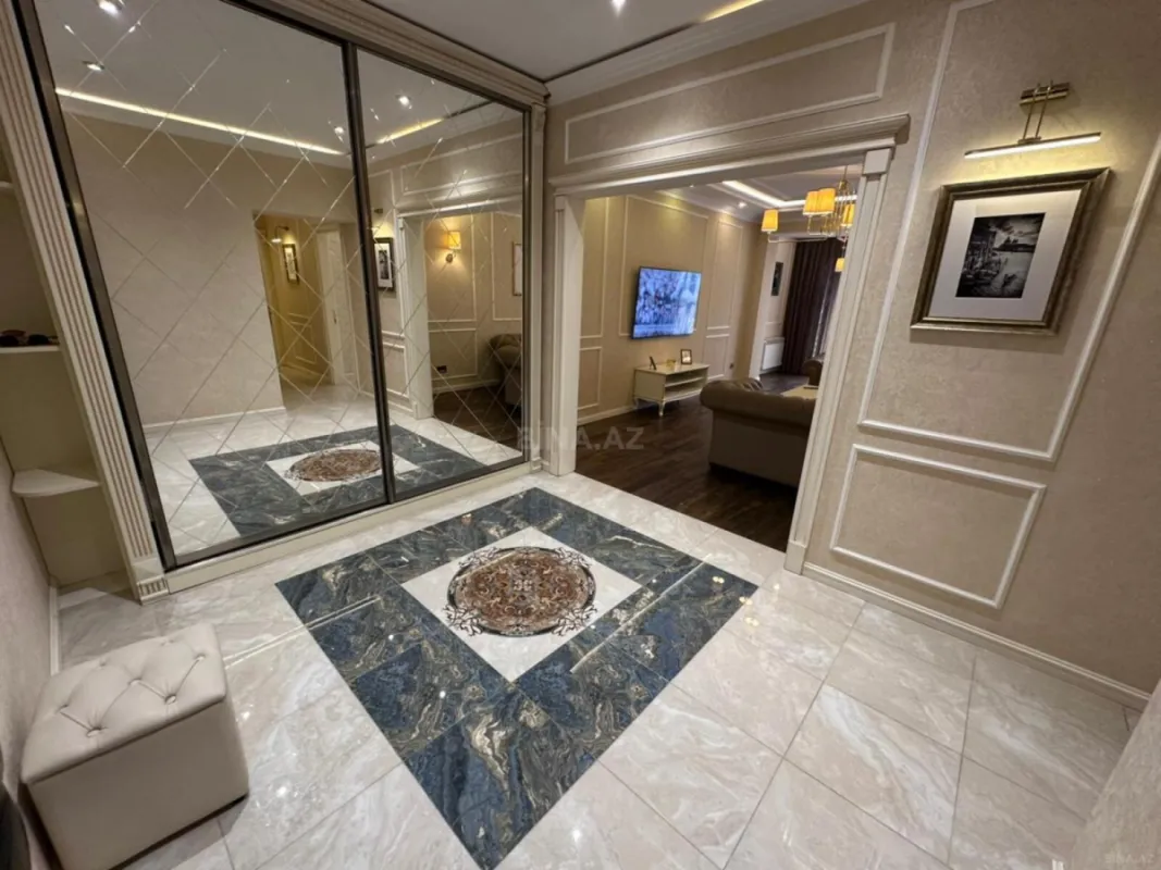 Kirayə verilir 2 otaqlı mənzil 125 m²