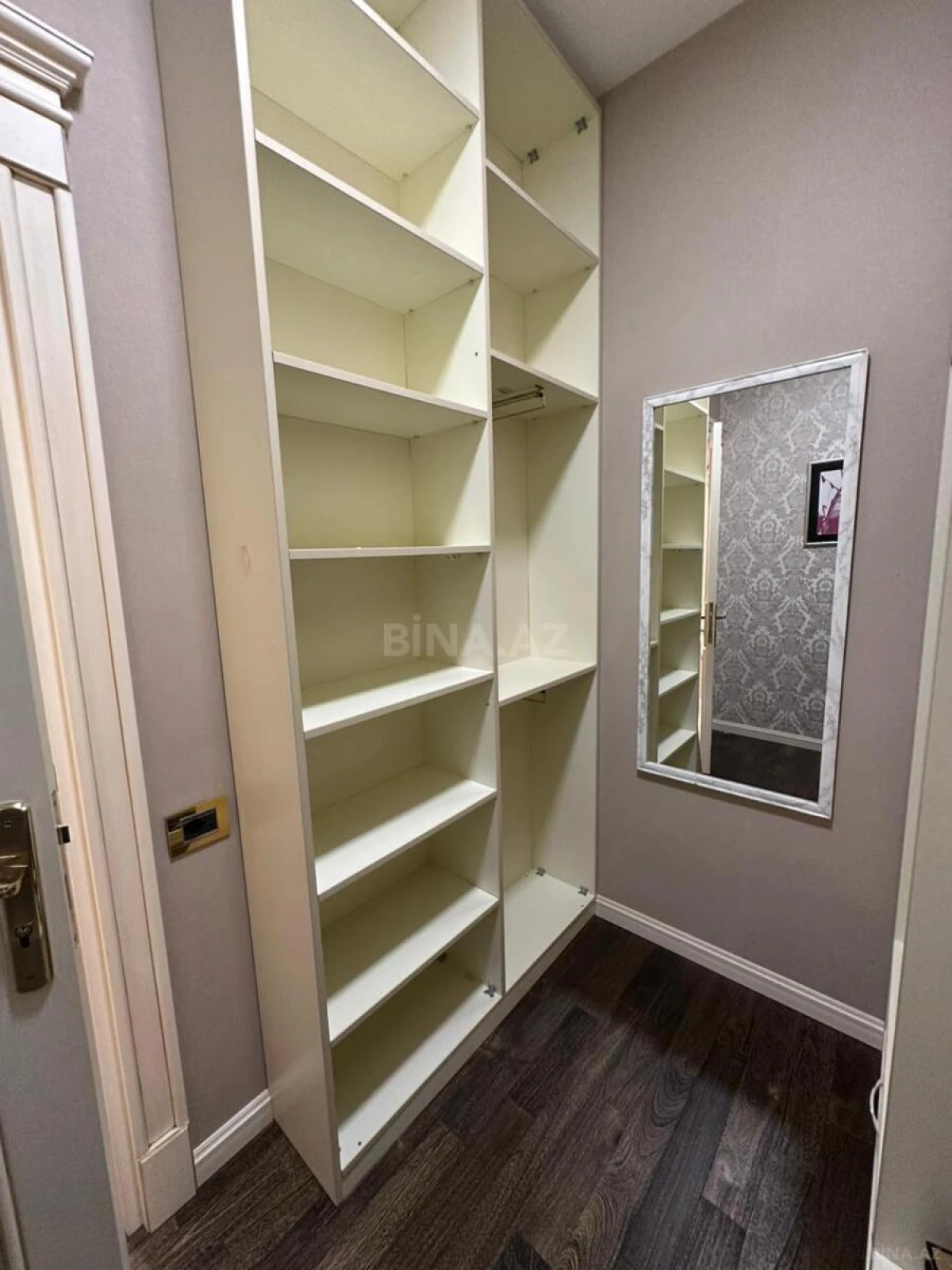 Kirayə verilir 2 otaqlı mənzil 125 m²