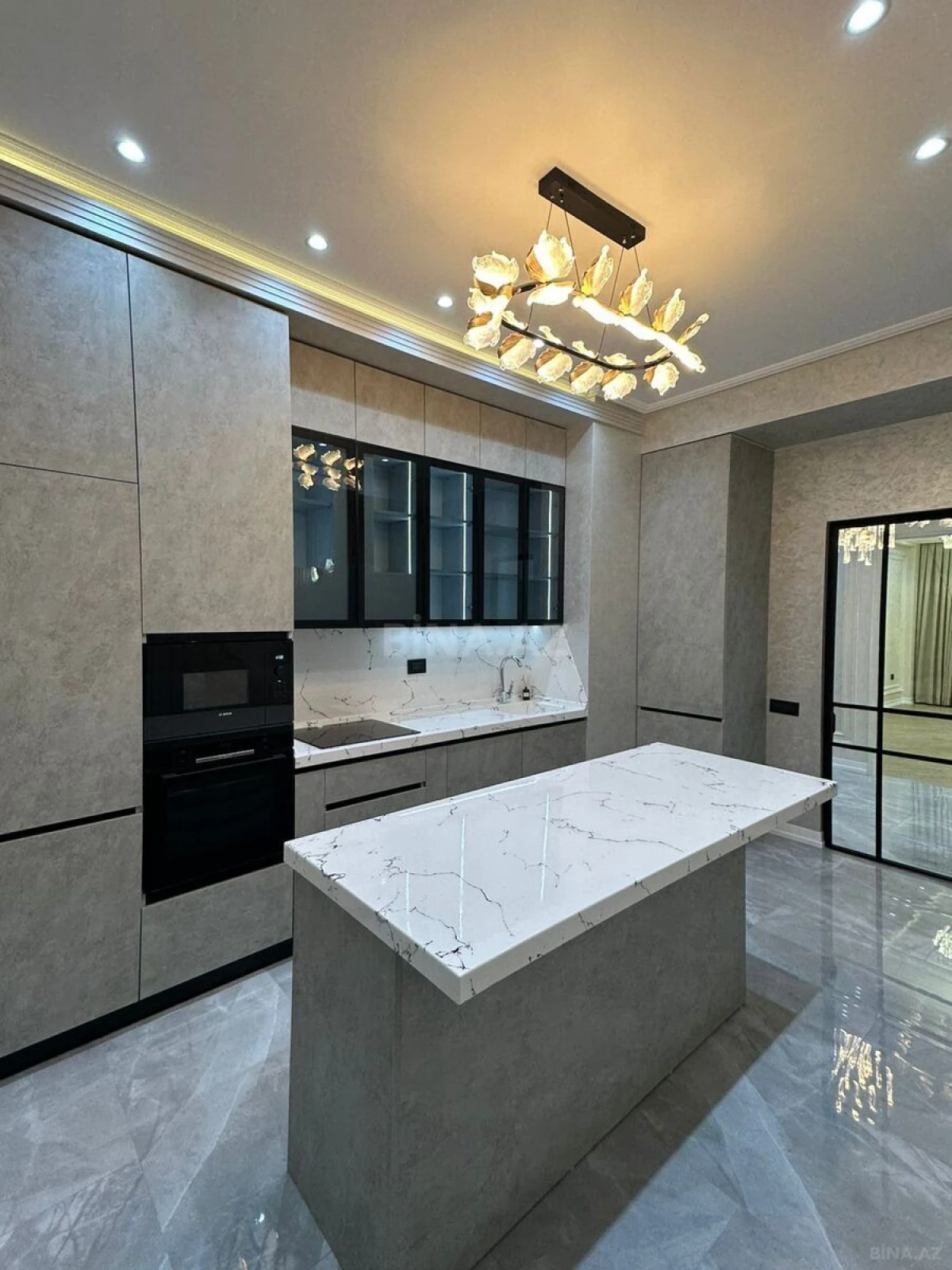 Satılır 3 otaqlı mənzil 125 m²