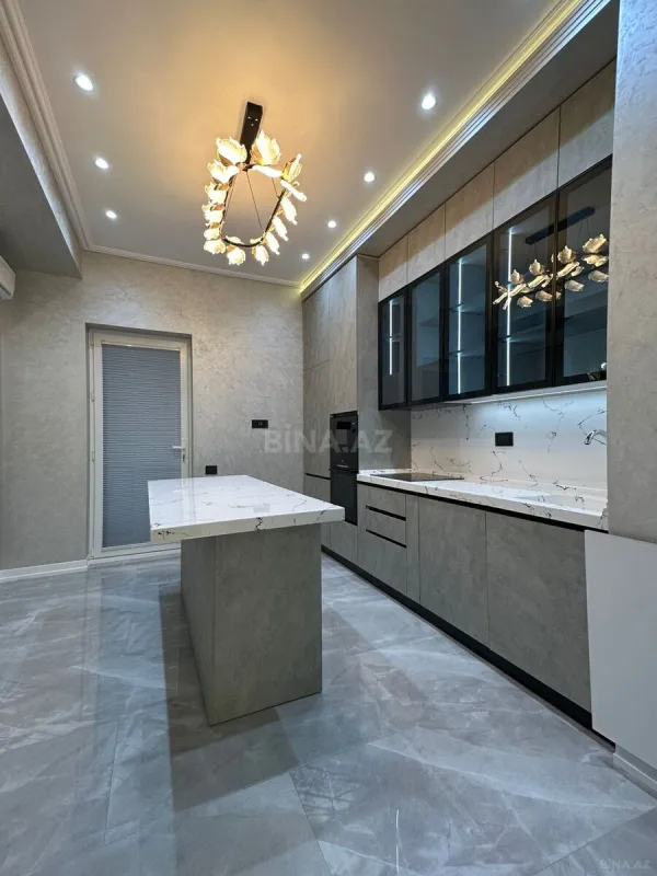 Satılır 3 otaqlı mənzil 125 m²