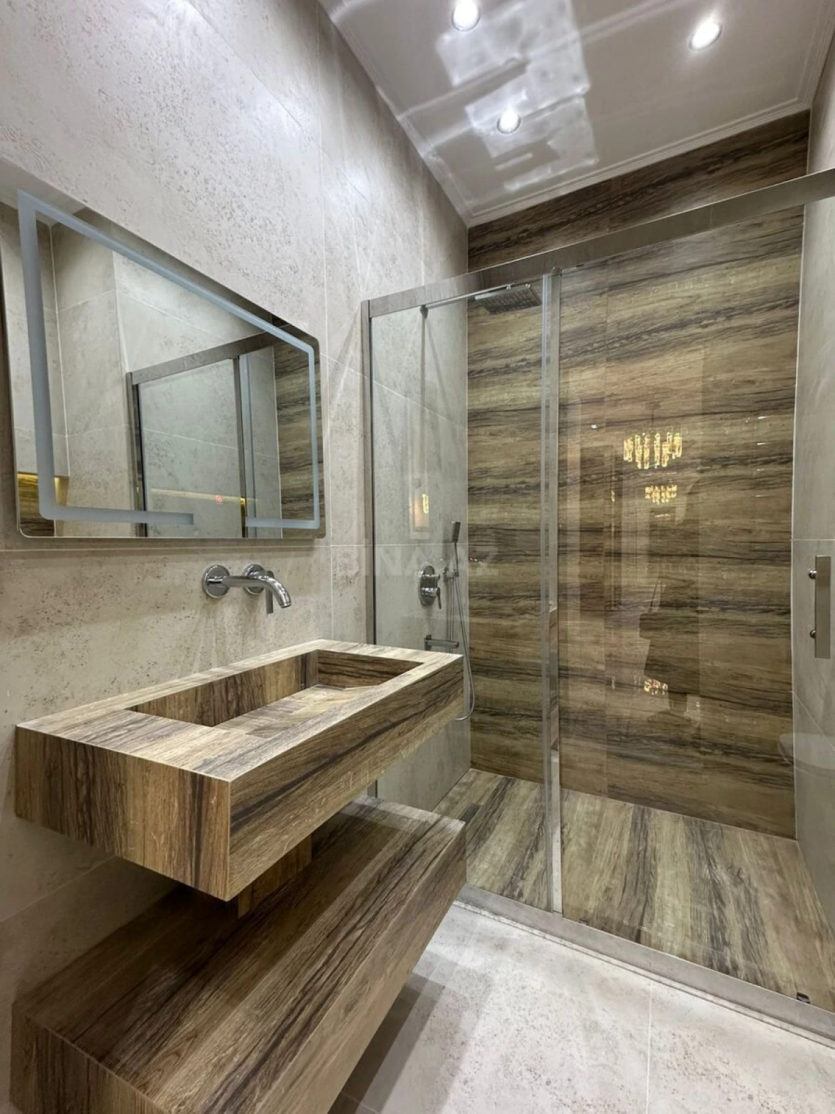 Satılır 3 otaqlı mənzil 125 m²