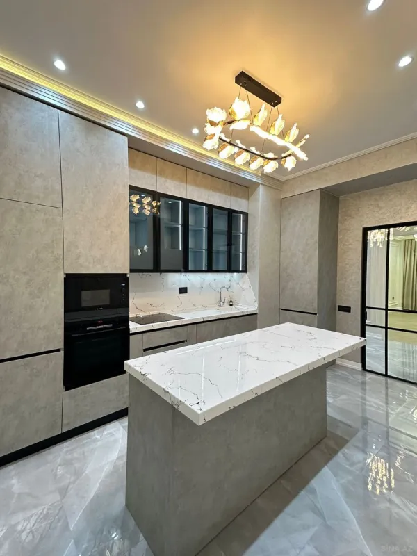 Satılır 3 otaqlı mənzil 125 m²