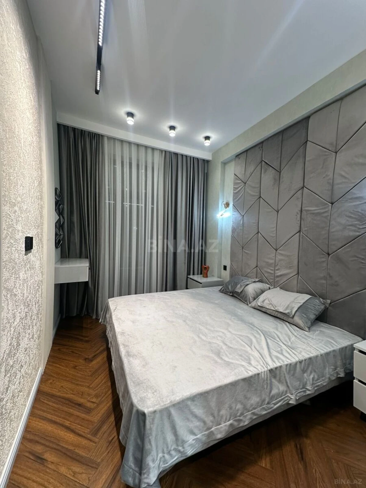 Satılır 3 otaqlı mənzil 125 m²