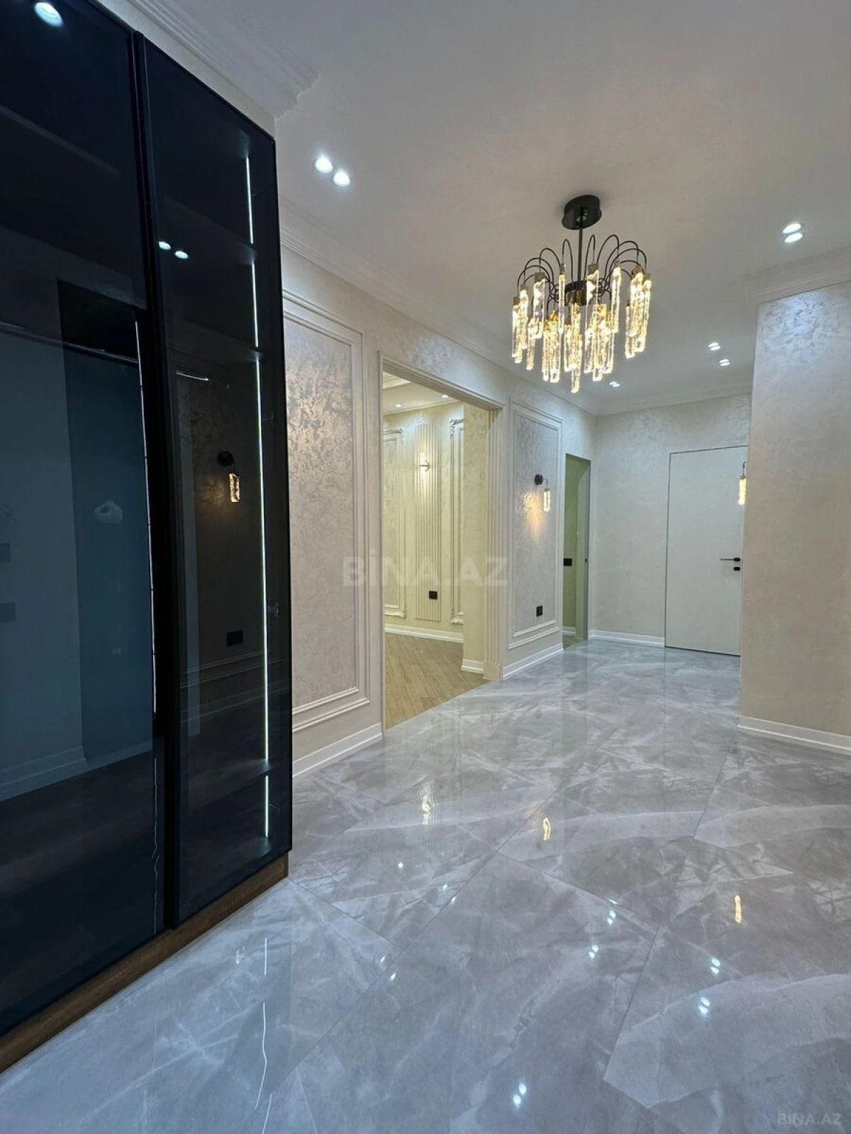 Satılır 3 otaqlı mənzil 125 m²