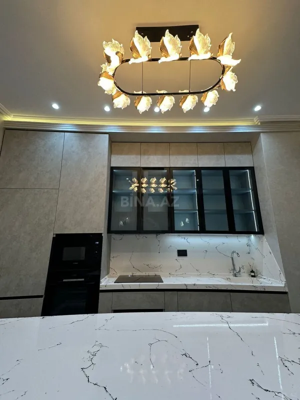 Satılır 3 otaqlı mənzil 125 m²