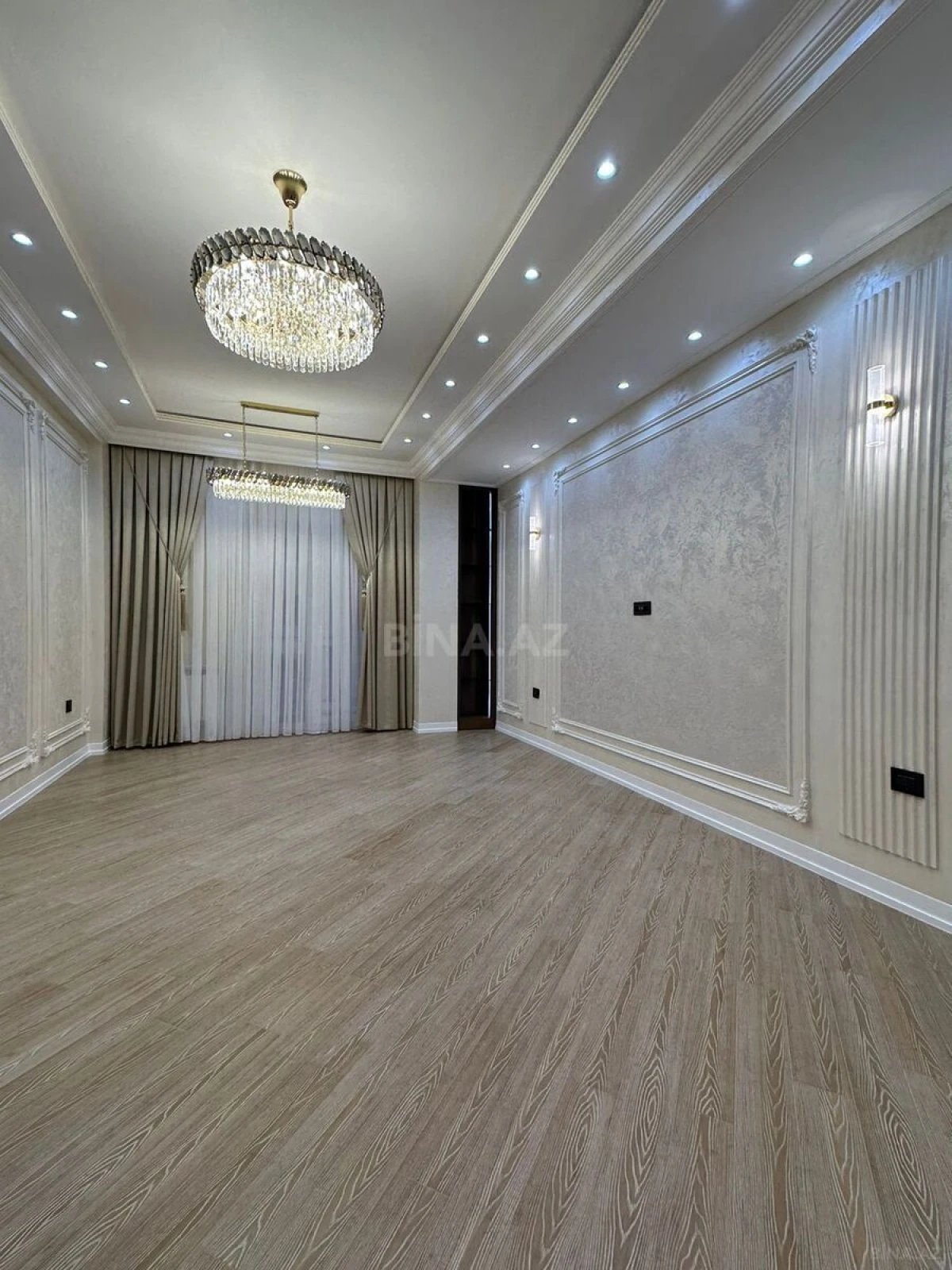 Satılır 3 otaqlı mənzil 125 m²