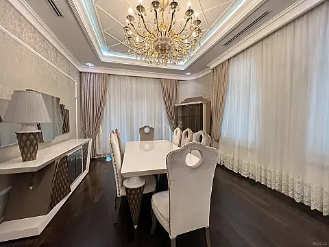 Satılır 8 otaqlı həyət evi 1000 m²