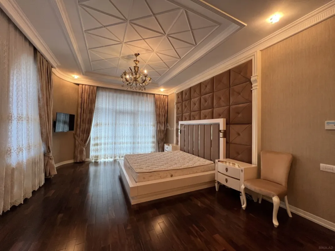 Satılır 8 otaqlı həyət evi 1000 m²