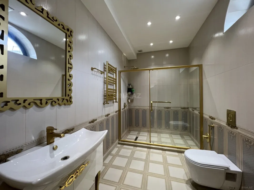 Satılır 8 otaqlı həyət evi 1000 m²