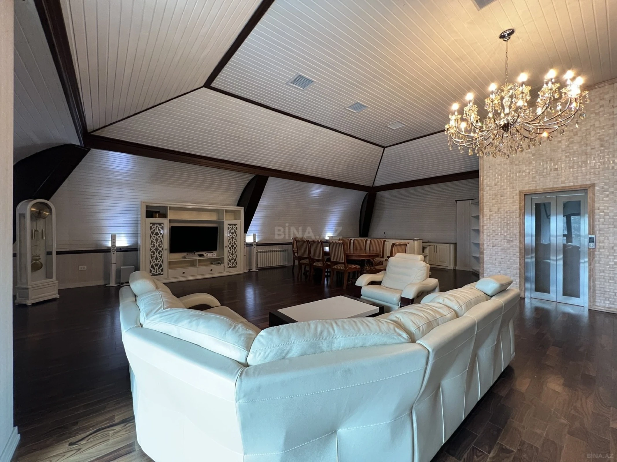 Satılır 8 otaqlı həyət evi 1000 m²