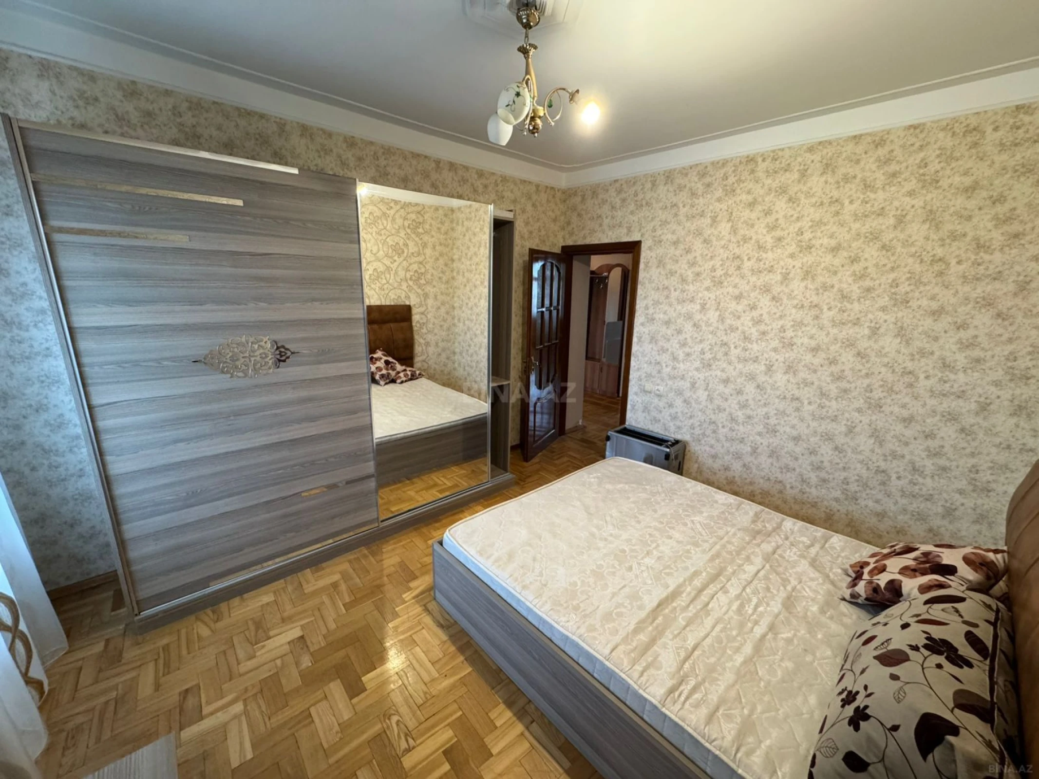 Satılır 4 otaqlı mənzil 96 m²