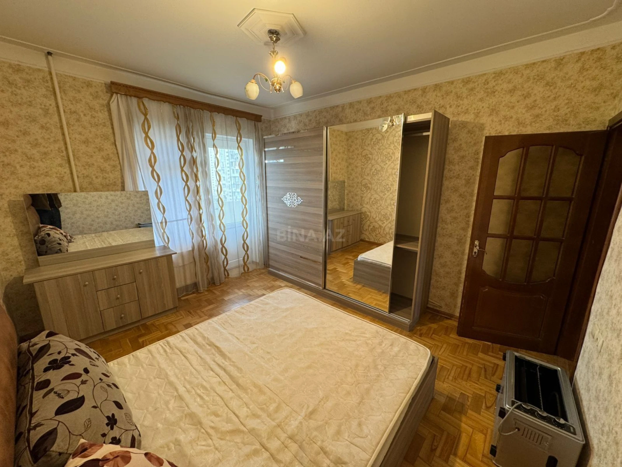 Satılır 4 otaqlı mənzil 96 m²