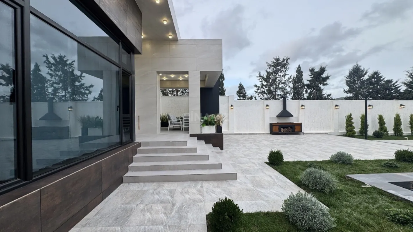 Satılır 5 otaqlı həyət evi 230 m²