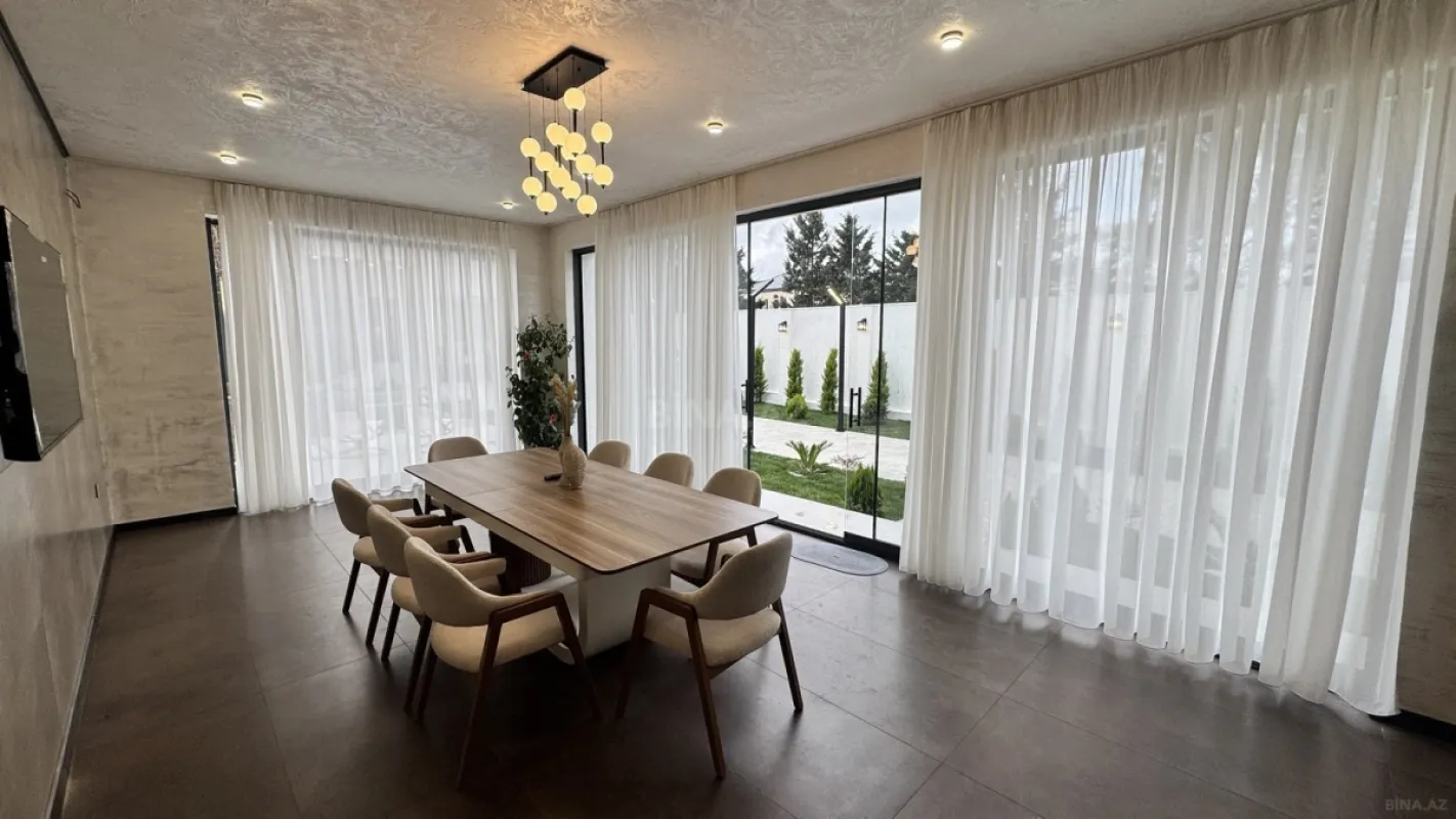 Satılır 5 otaqlı həyət evi 230 m²