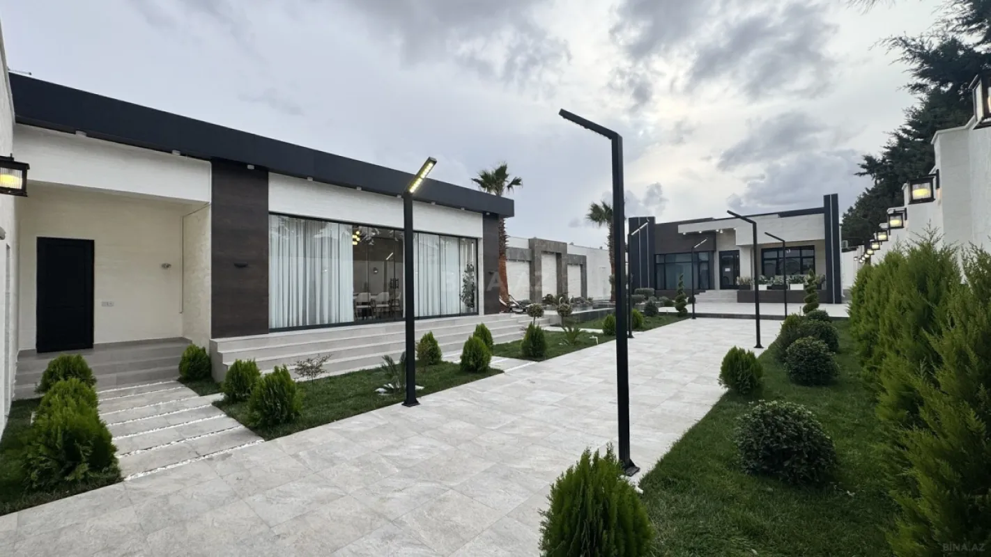 Satılır 5 otaqlı həyət evi 230 m²