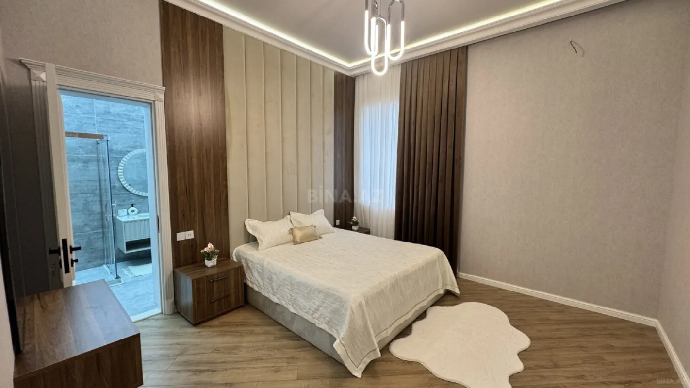 Satılır 5 otaqlı həyət evi 230 m²