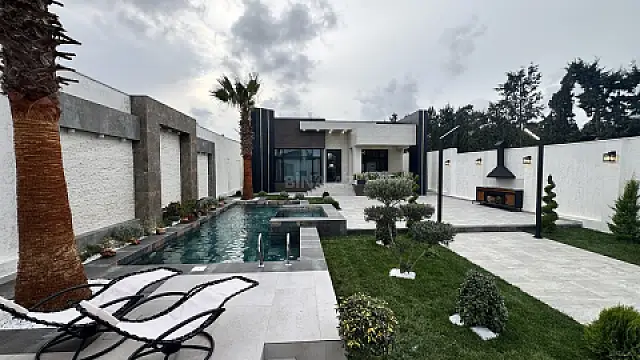 Satılır 5 otaqlı həyət evi 230 m²