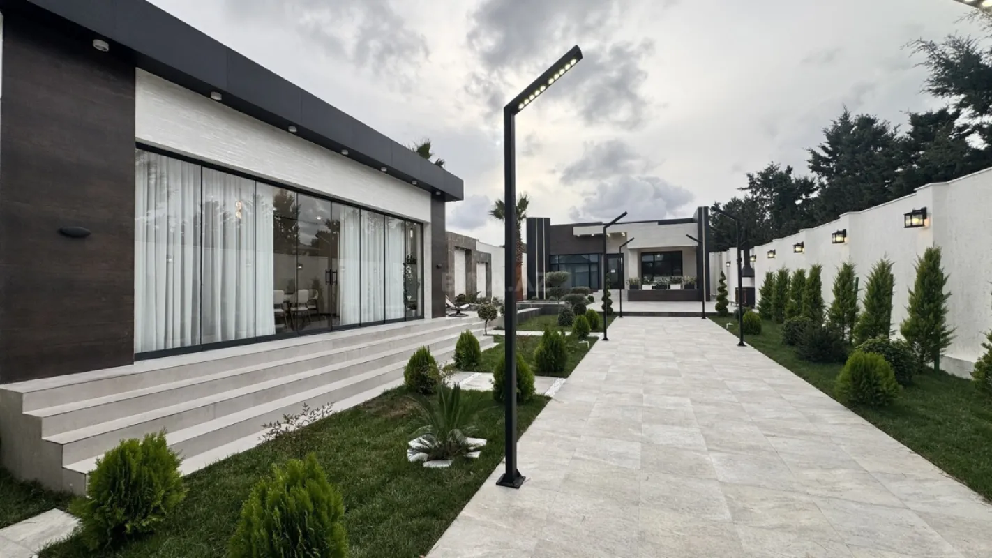 Satılır 5 otaqlı həyət evi 230 m²