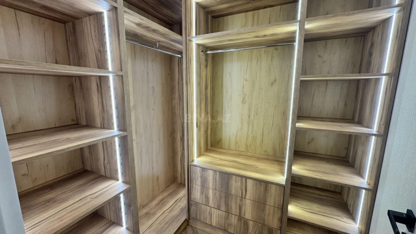 Satılır 5 otaqlı həyət evi 230 m²