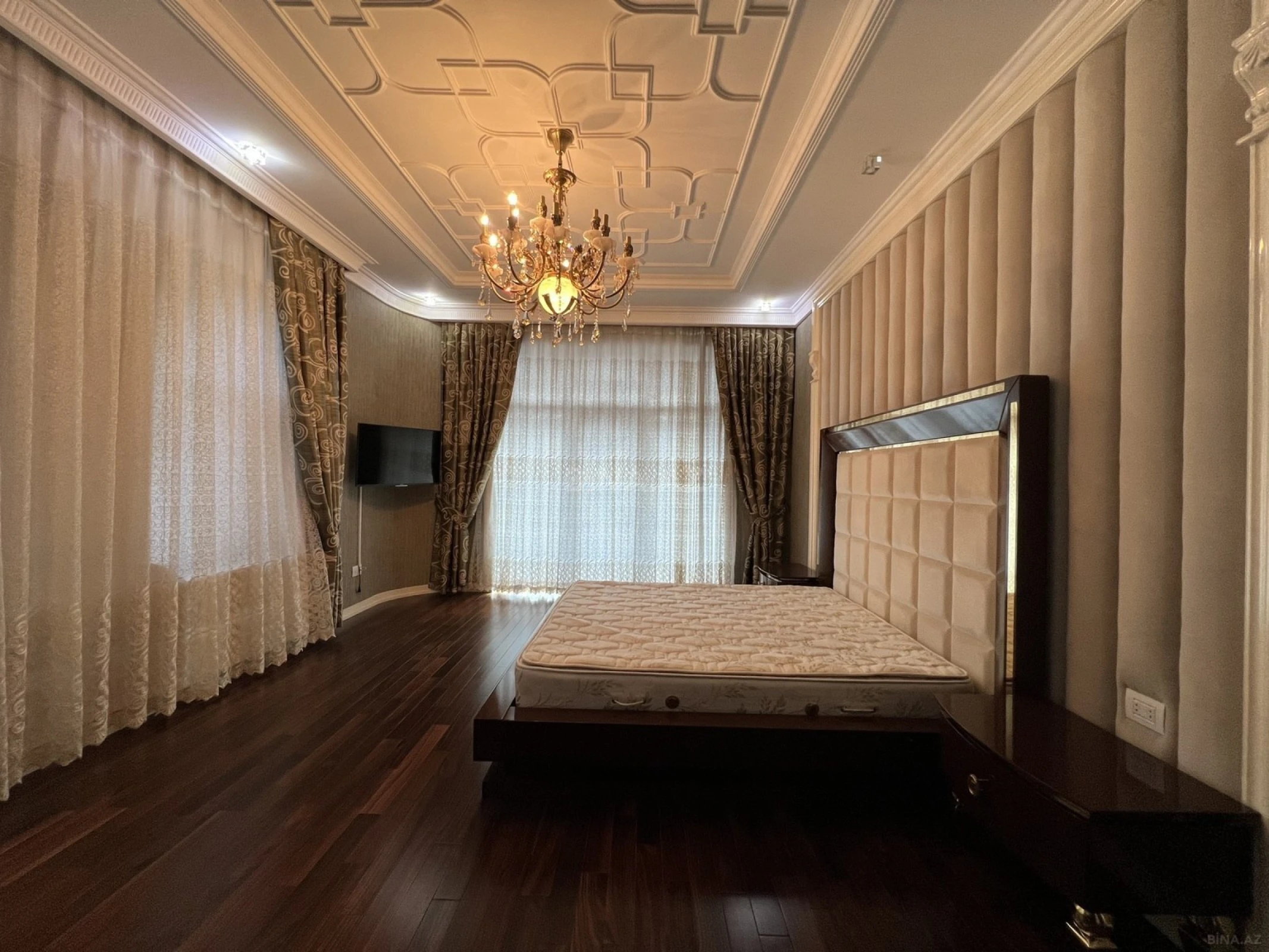 Kirayə verilir 8 otaqlı həyət evi 1000 m²