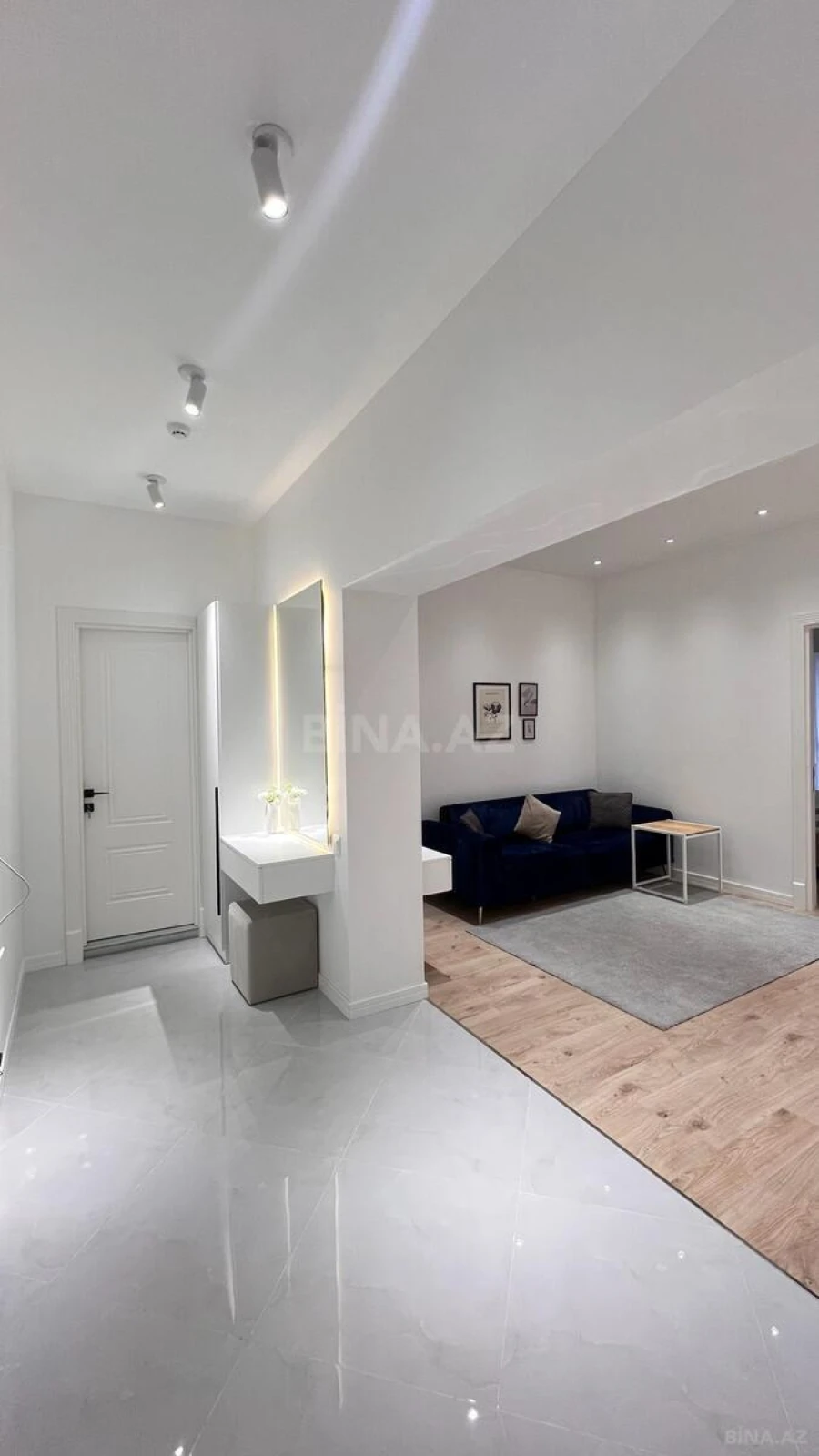 Satılır 2 otaqlı mənzil 68 m²
