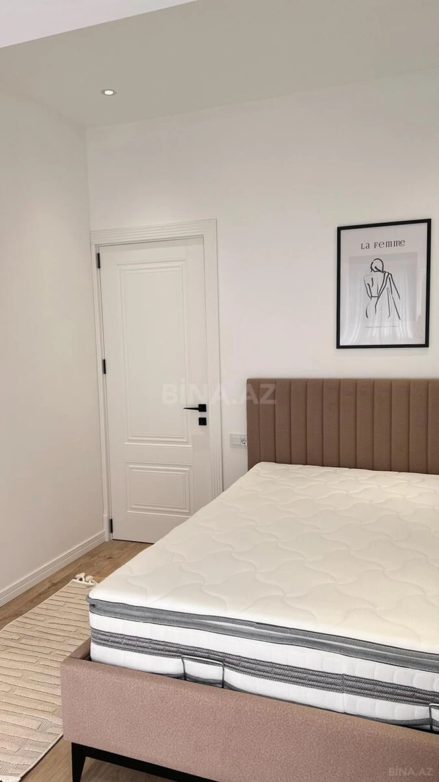 Satılır 2 otaqlı mənzil 68 m²