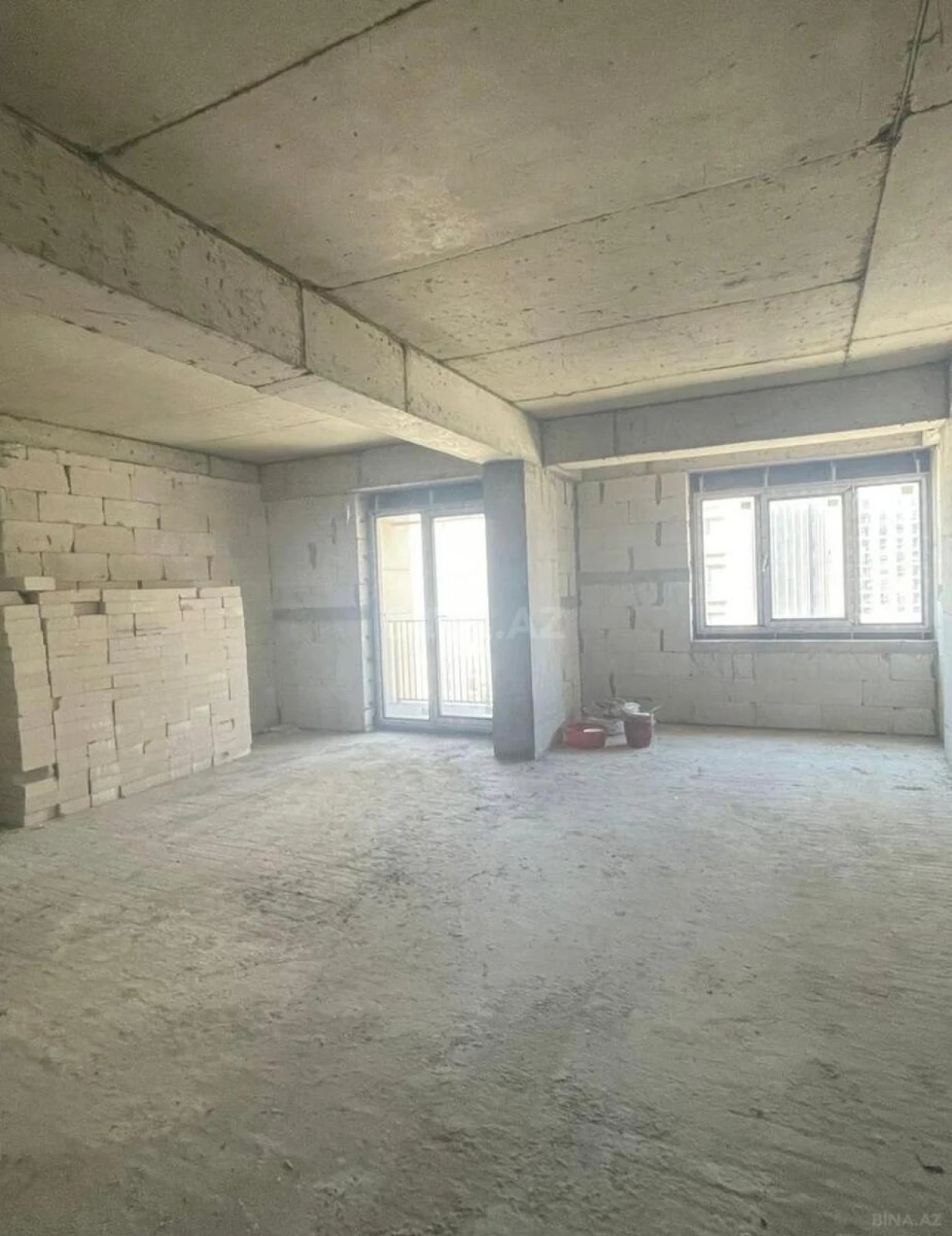 Satılır 3 otaqlı mənzil 154 m²