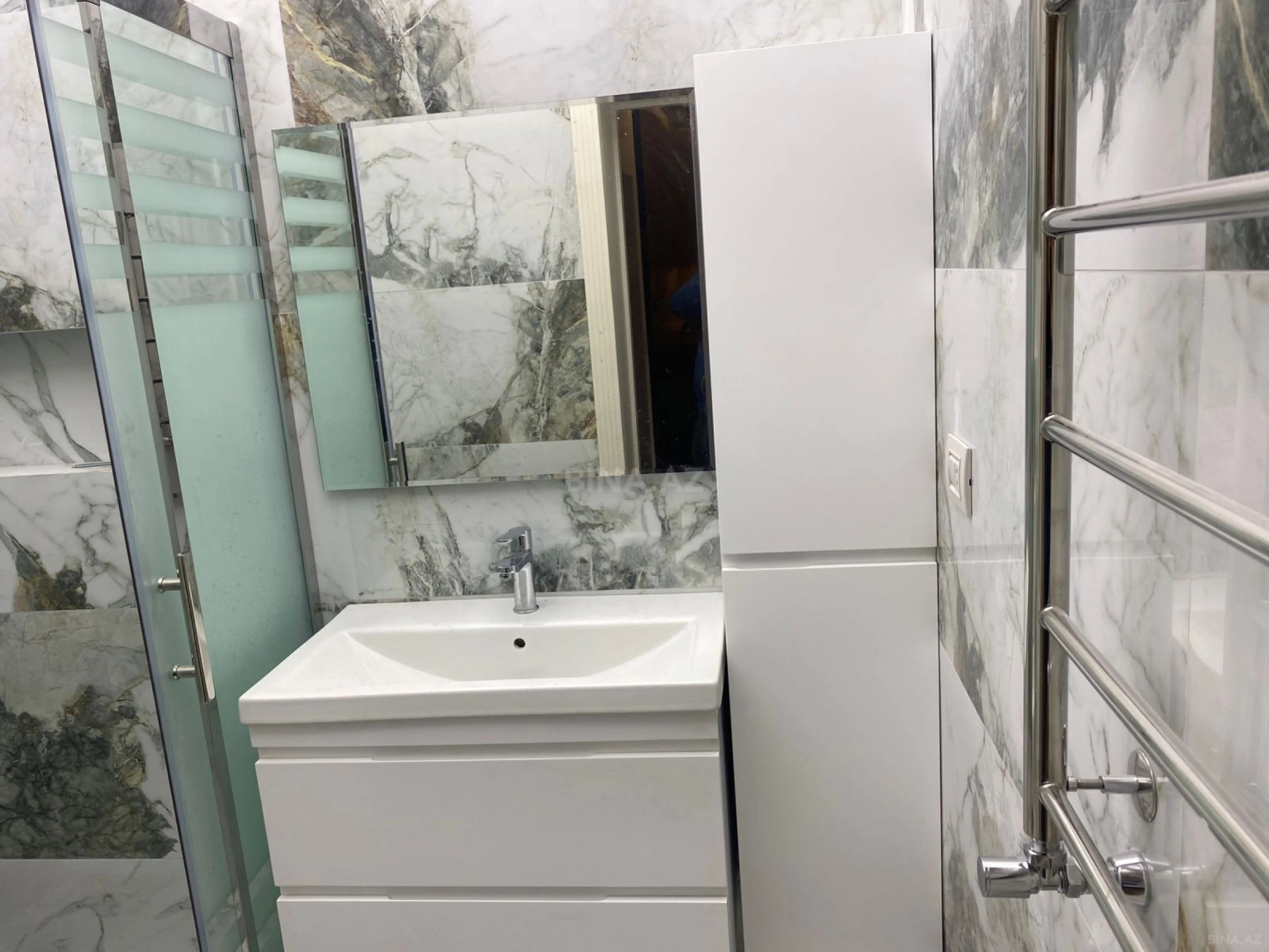 Satılır 2 otaqlı mənzil 69 m²