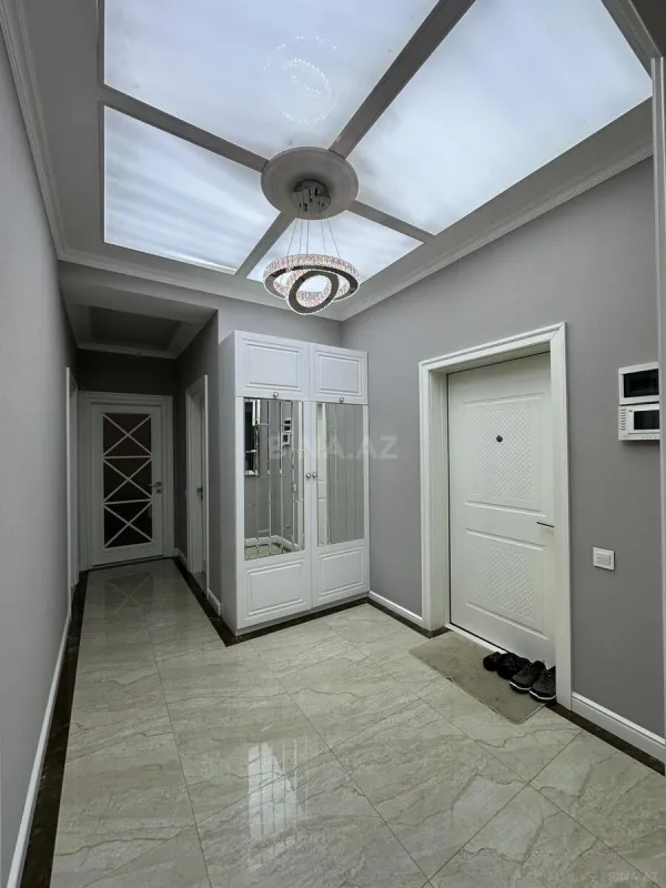 Satılır 4 otaqlı mənzil 105 m²