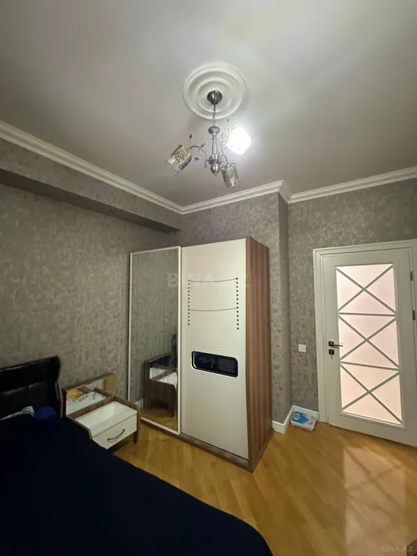 Satılır 4 otaqlı mənzil 105 m²