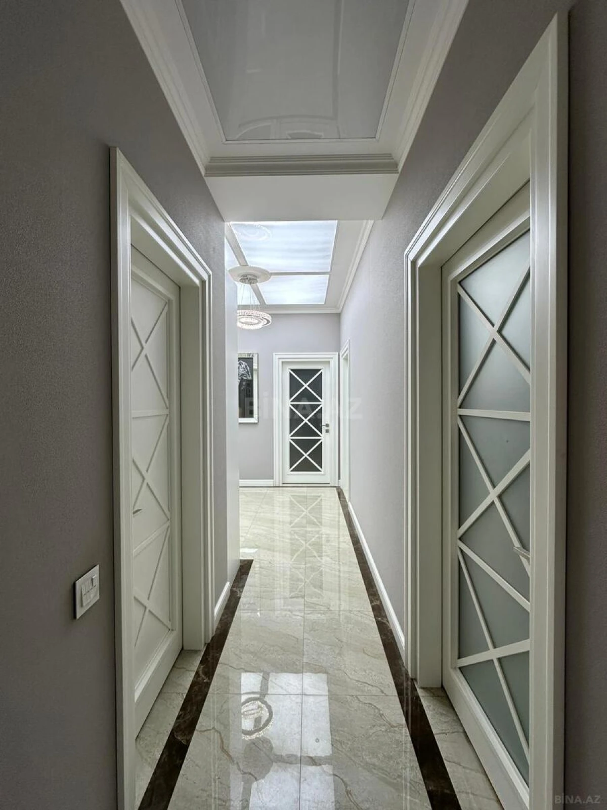 Satılır 4 otaqlı mənzil 105 m²