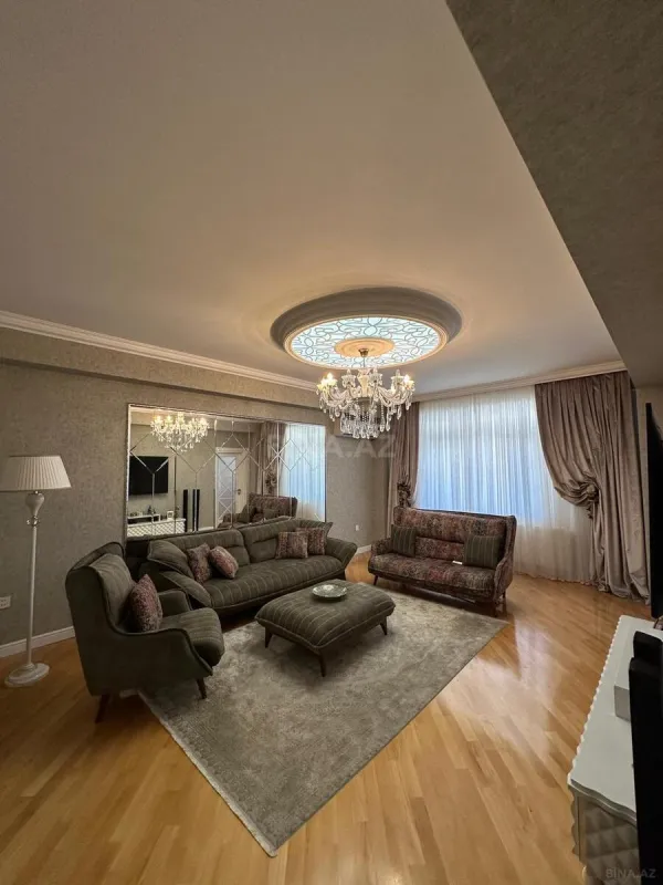 Satılır 4 otaqlı mənzil 105 m²
