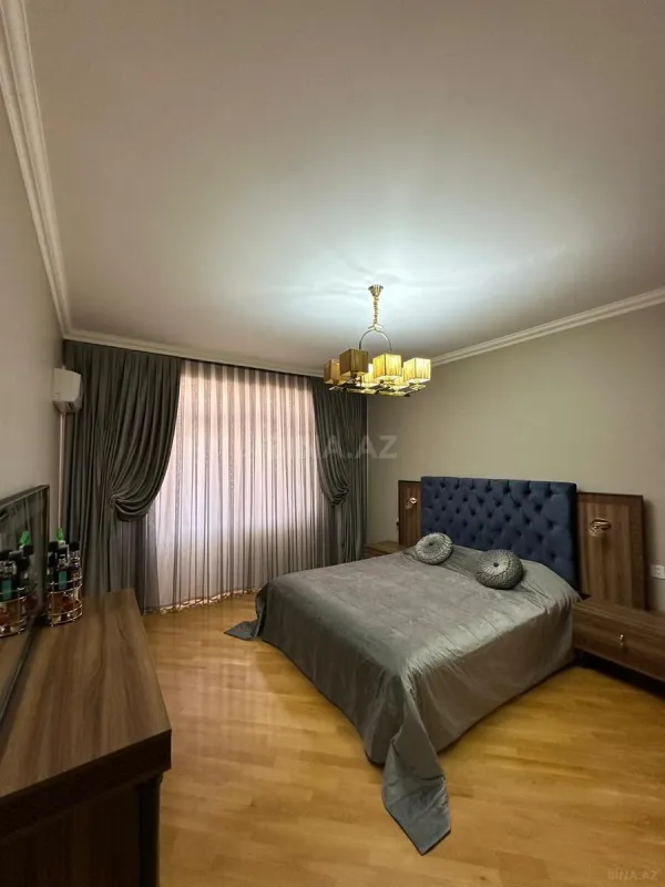 Satılır 4 otaqlı mənzil 105 m²