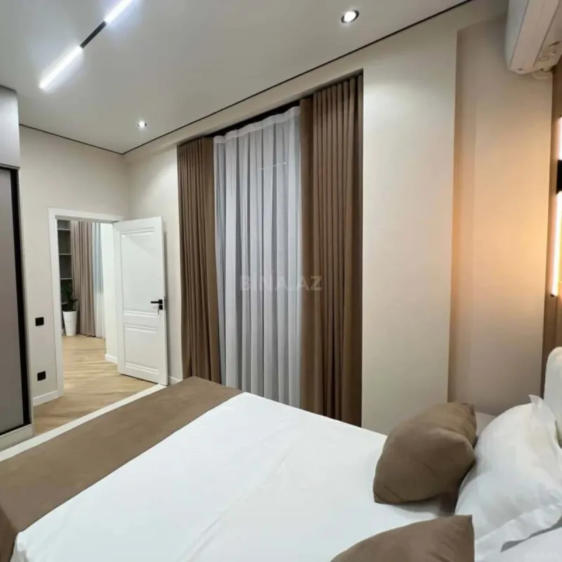 Kirayə verilir 3 otaqlı mənzil 150 m²