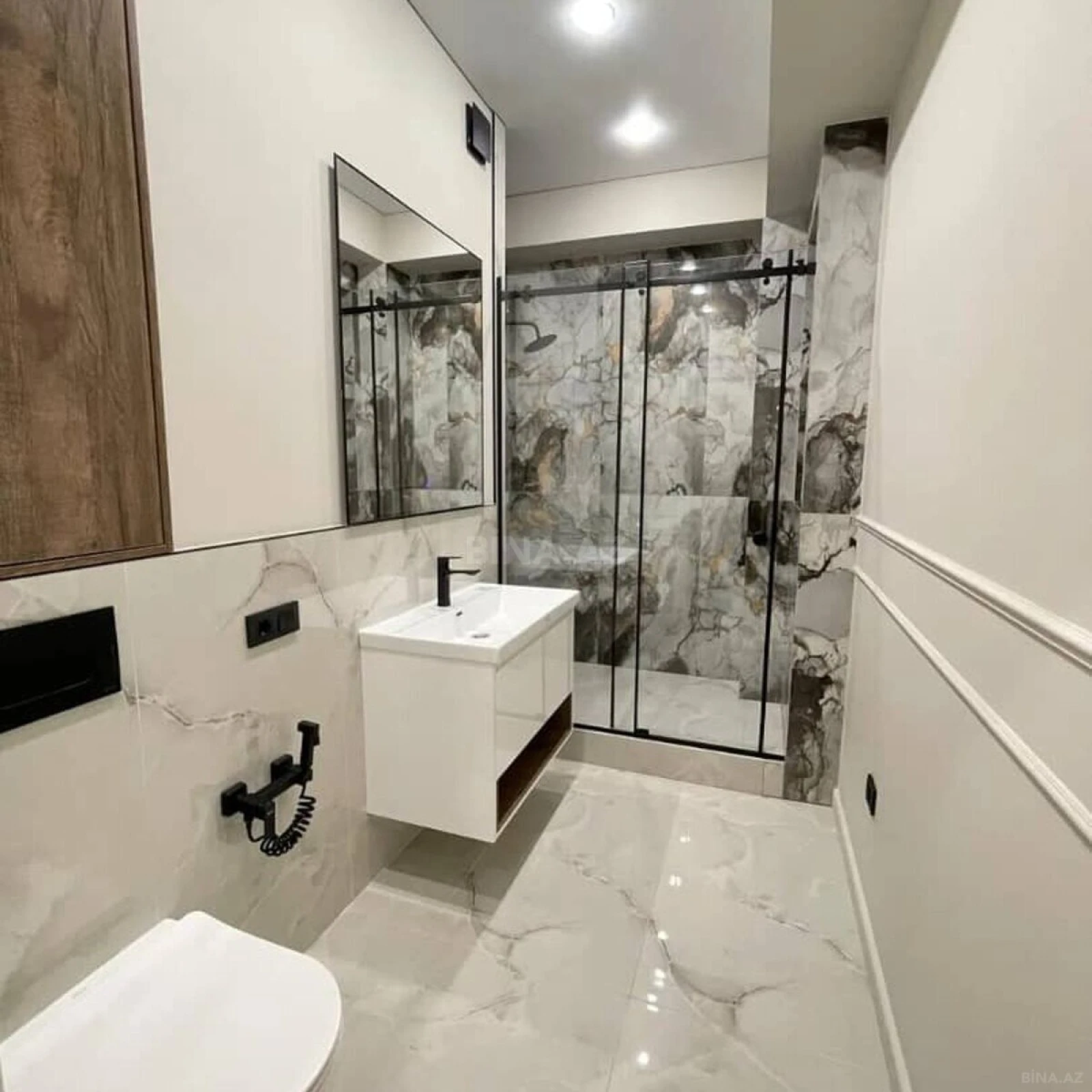 Kirayə verilir 3 otaqlı mənzil 150 m²