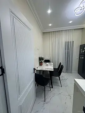 Kirayə verilir 2 otaqlı mənzil 70 m²