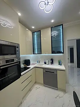 Kirayə verilir 2 otaqlı mənzil 70 m²