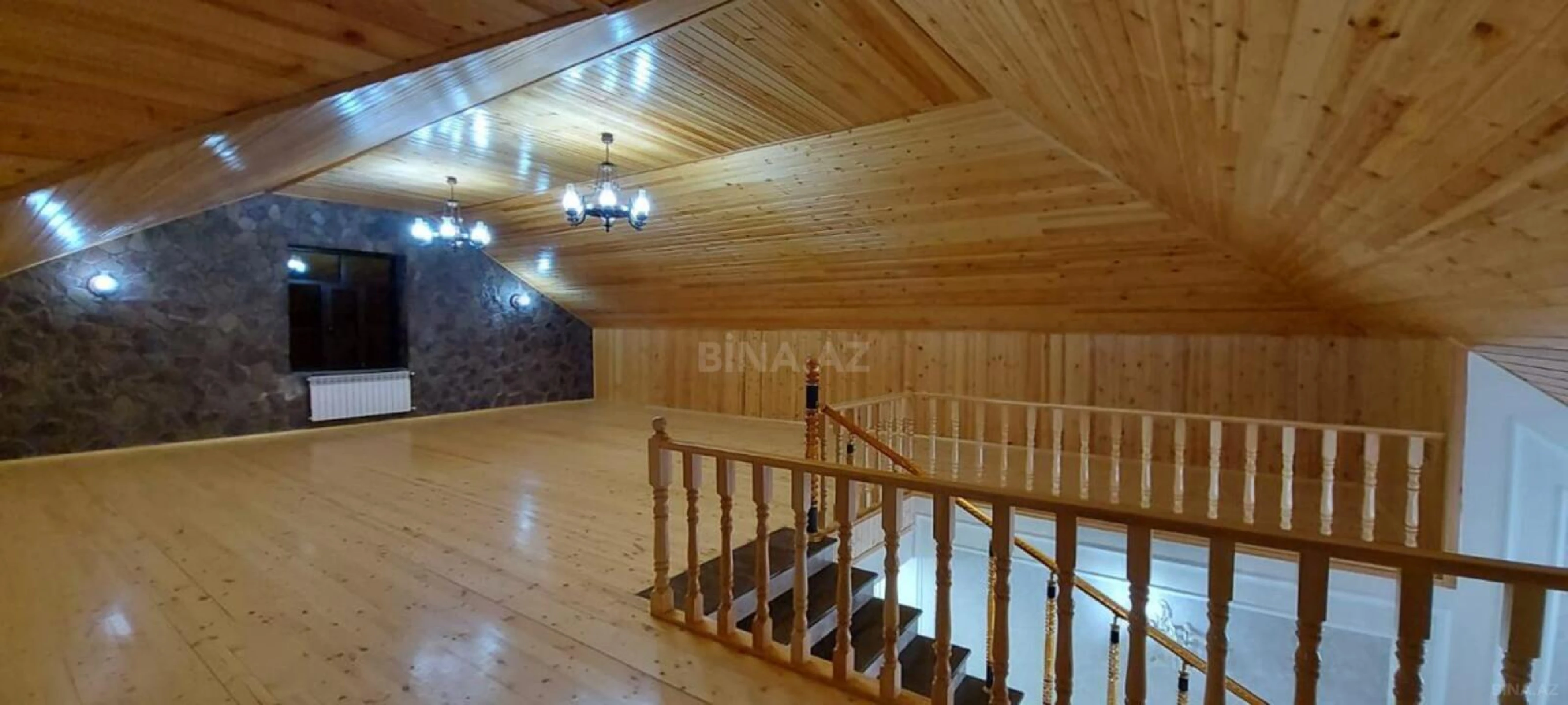 Satılır 8 otaqlı həyət evi 380 m²