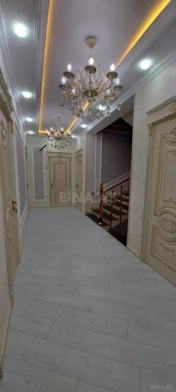 Satılır 8 otaqlı həyət evi 380 m²