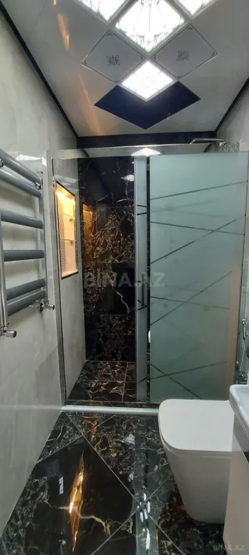 Satılır 8 otaqlı həyət evi 380 m²