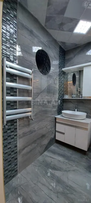 Satılır 8 otaqlı həyət evi 380 m²